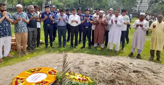 মাইলস্টোনে বিমান বিধ্বস্ত: নিহত শিক্ষিকা মেহরীনের সমাধিতে পুলিশের শ্রদ্ধা